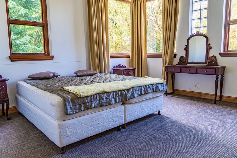 10 Bedroom Property for Sale in Bishopscourt Western Cape